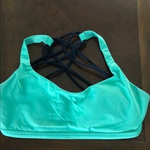 Lululemon free to be wild bra size 6